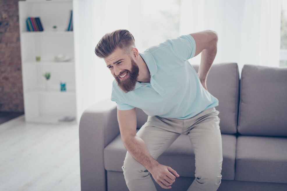 Pian géar ar ais níos ísle le gluaiseachtaí géara in othar le osteochondrosis